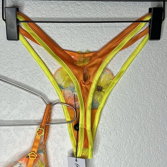 NWT For Love and Lemons Waterlily Embroidered Corset Brassiere and Thong - Picture 8 of 10